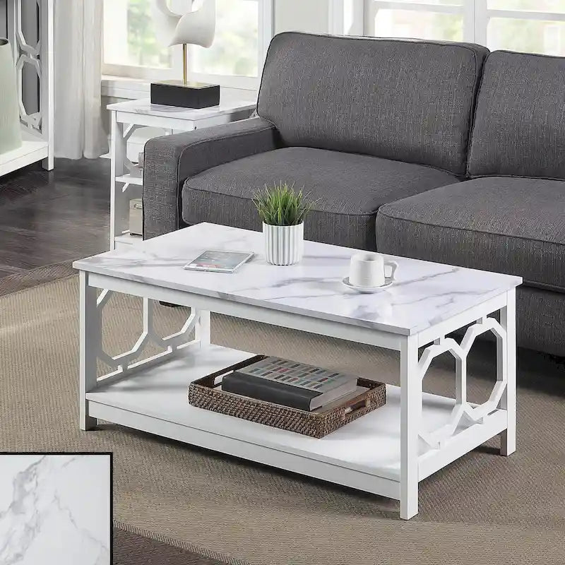Table basse à 2 plateaux avec côtés ajourés géométriques et étagère inférieure