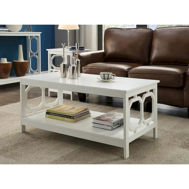Table basse à 2 plateaux avec côtés ajourés géométriques et étagère inférieure