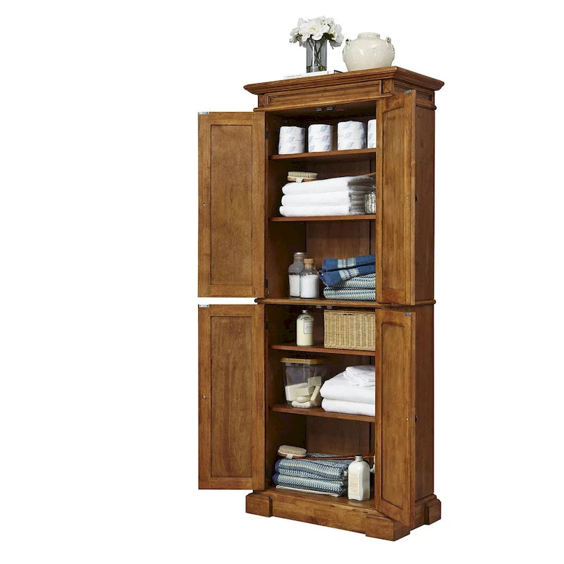 Garde-manger en chêne vieilli de 183 cm avec portes sculptées et étagères réglables