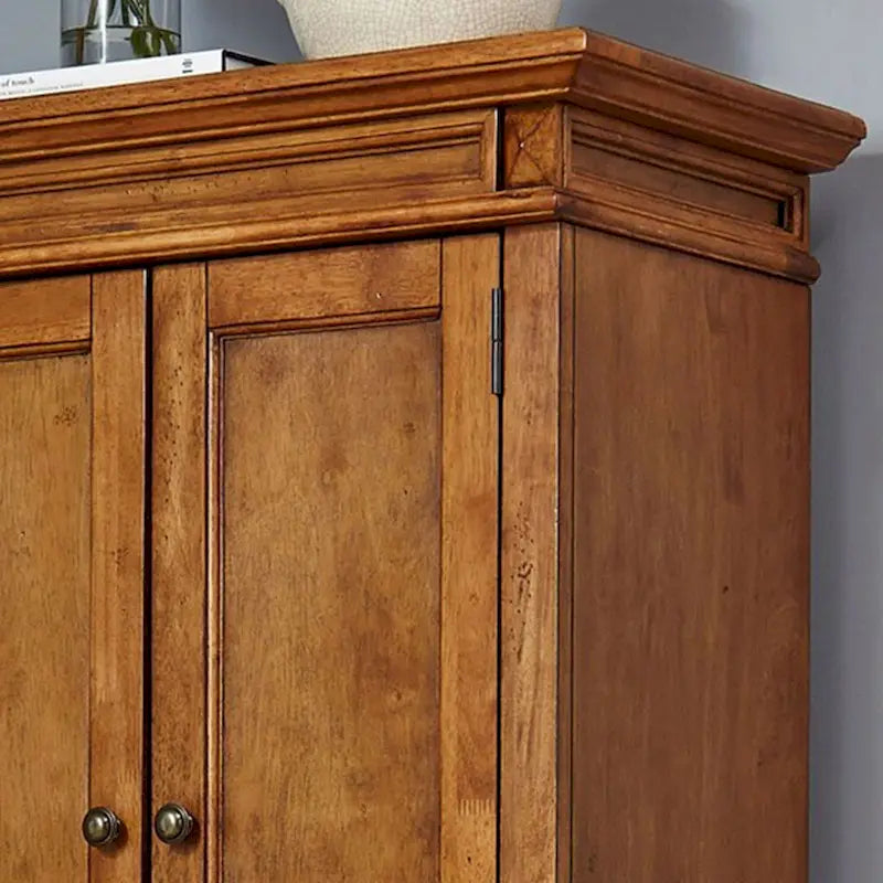 Garde-manger en chêne vieilli de 183 cm avec portes sculptées et étagères réglables