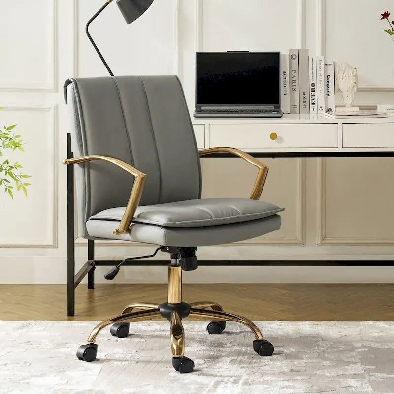 Fauteuil de bureau à bascule moderne avec piètement en métal doré et revêtement en similicuir